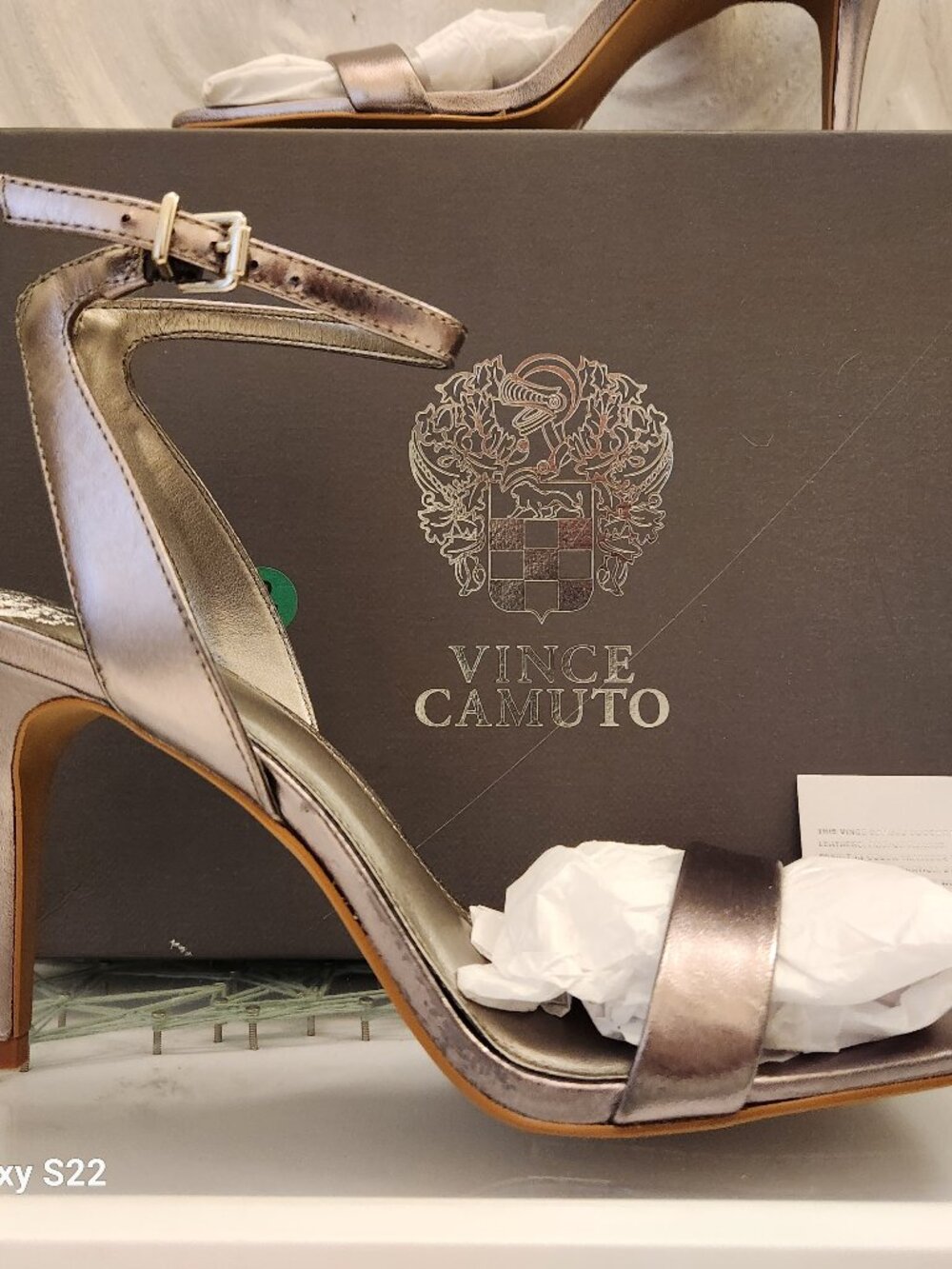 Vince Camuto Saprenda 2 Sandals. NIB. Size 9. Pewter. Leather.